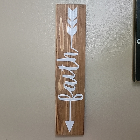 Set of 4 wood signs. Faith, Family, Love, Home - Picture 3 of 9